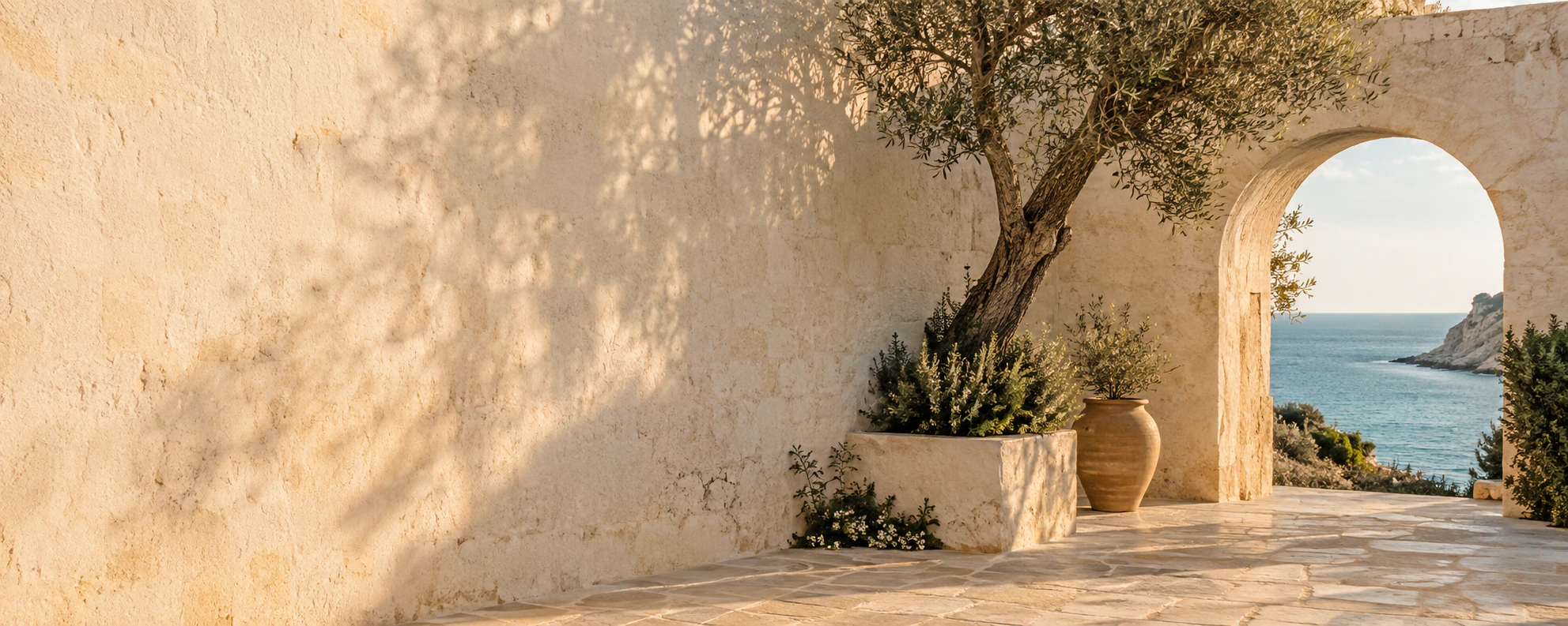 Editorial Algarve courtyard