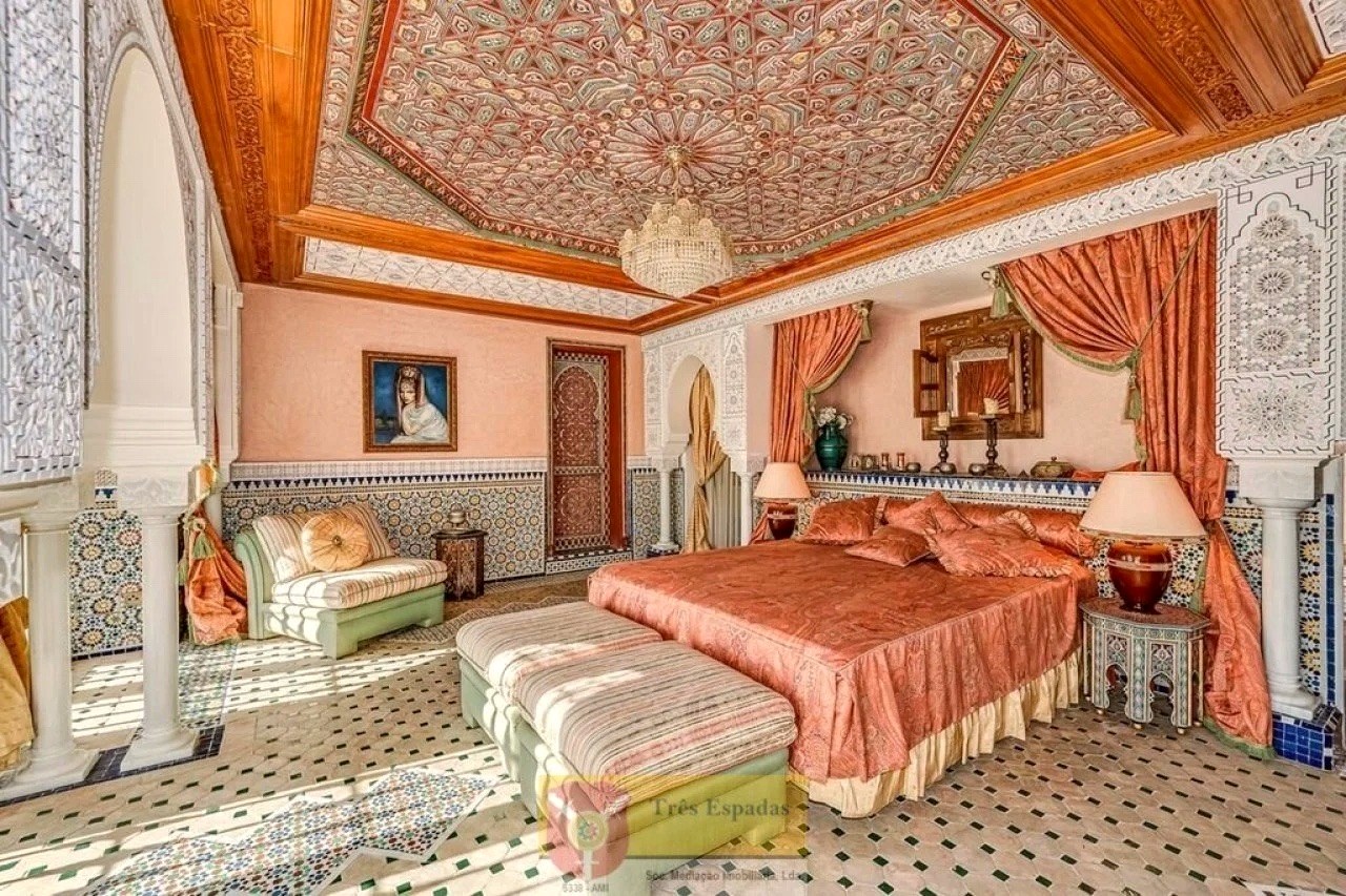 Extraordinary imposing villa — photo 6